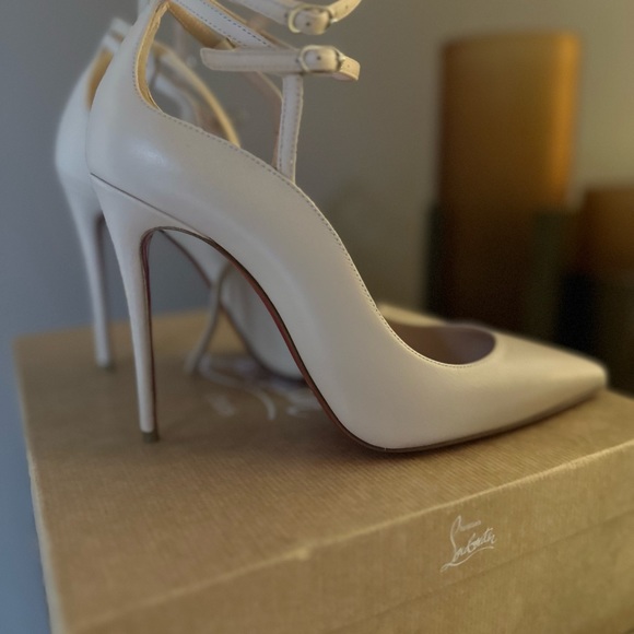 Brand new Conclusive Christian Louboutin. - Picture 4 of 5